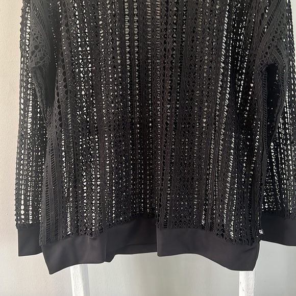 FABLETICS Sophie laser cut layering black tunic large - Picture 9 of 10